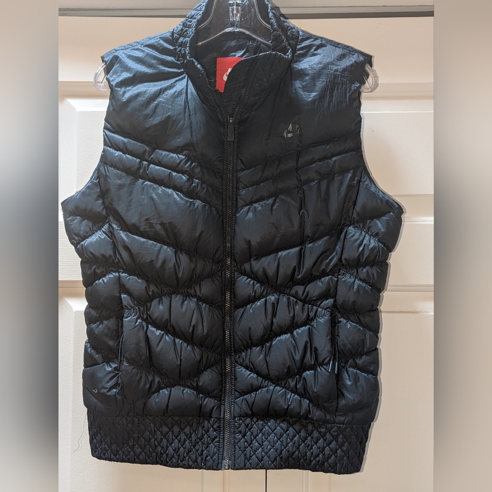 Nike cascade down vest size L
